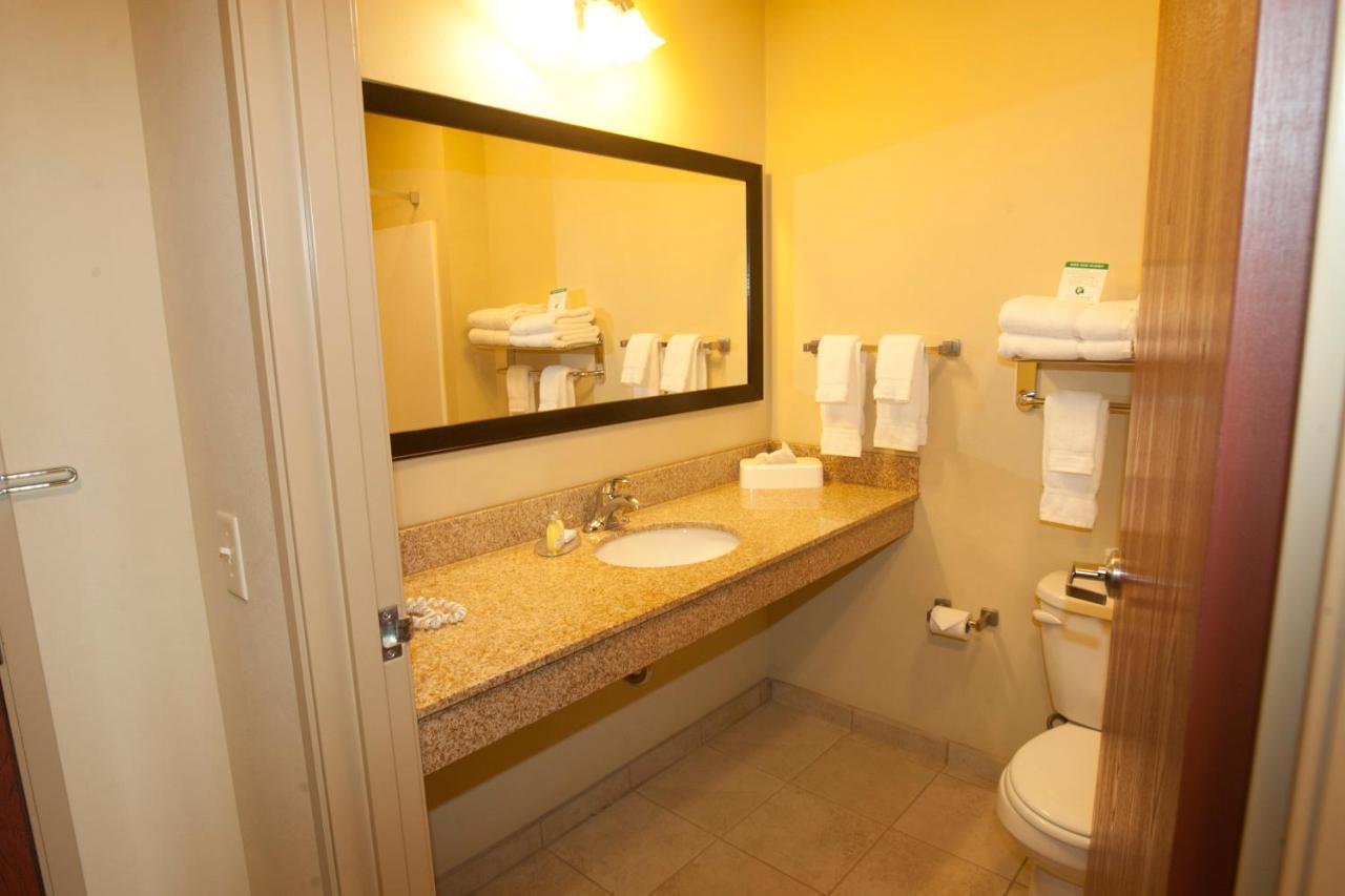 Cobblestone Inn & Suites - Carrington Kültér fotó