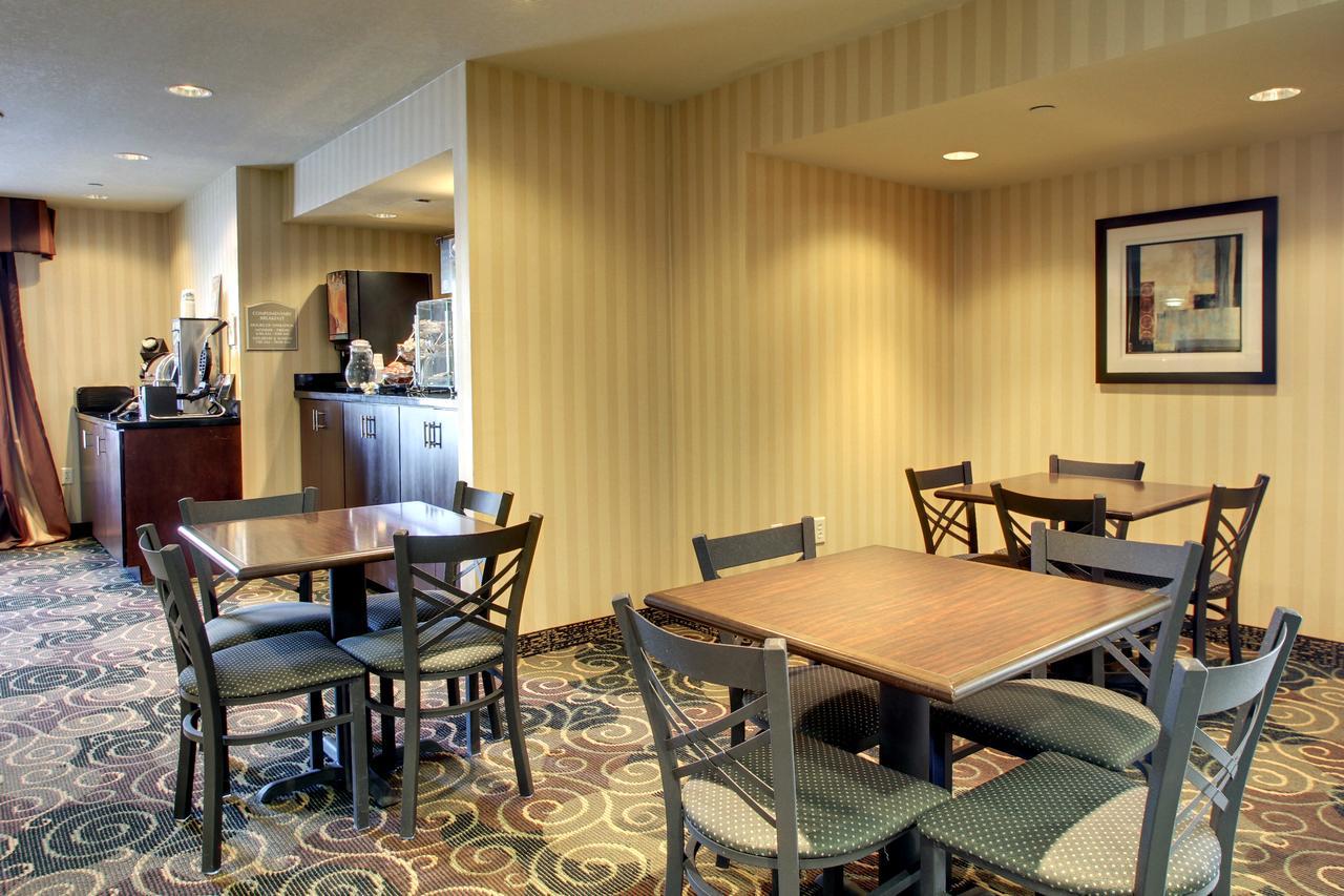 Cobblestone Inn & Suites - Carrington Kültér fotó